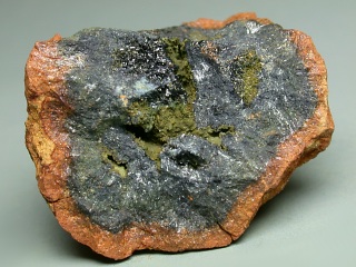 ミトリダト石