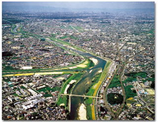 付替地点から下流部大阪平野を望む