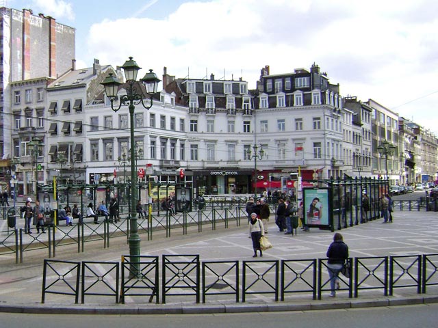 ルイーズ広場の画像