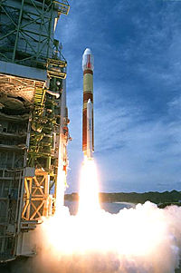 発射されたH-IIロケット4号機(1996年8月17日)