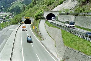 トンネル（道路）の画像