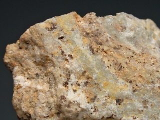 カルデロン石