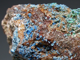 青針銅鉱
