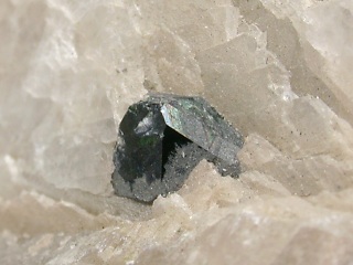 フローナトロマイクロ石