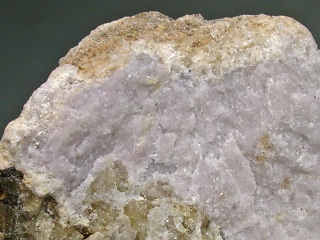 水酸エレスタド石
