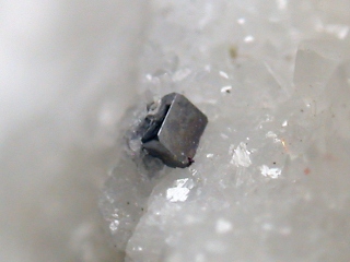 硫バナジン銅鉱