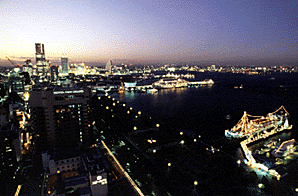 横浜港新年を迎える船の汽笛