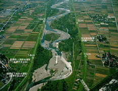 蛇行する河川（14～15km）