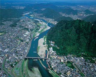 川島町を流れる木曽川