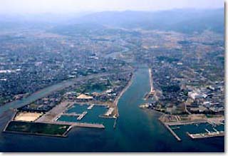 大分・福岡の県境を流れ、周防灘に注ぐ山国川