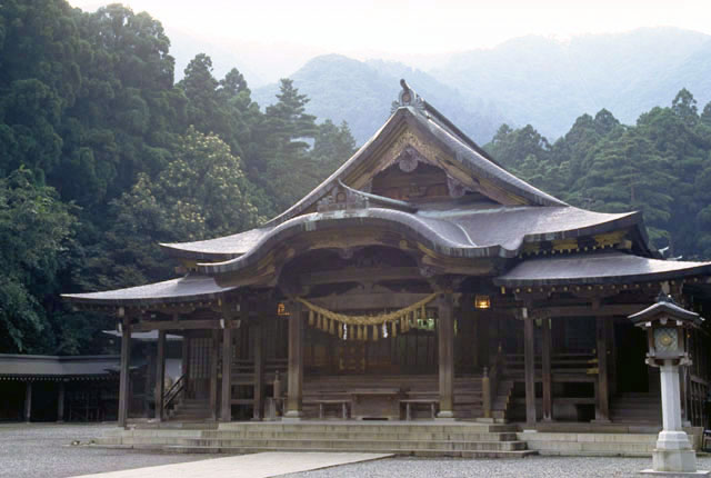 弥彦神社の画像