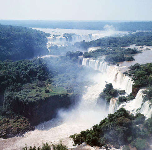 イグアスの滝の画像