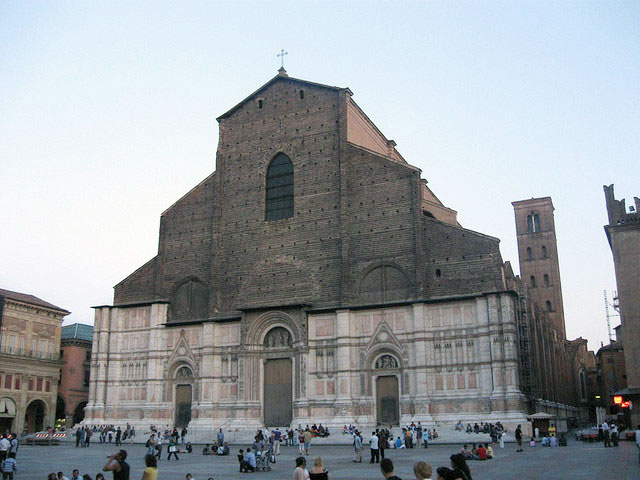 サンペトロニオ聖堂の画像