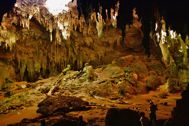 ロルトゥン鍾乳洞の画像