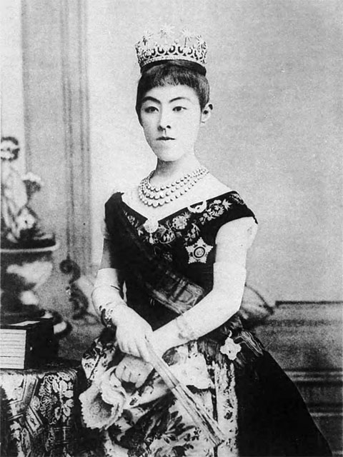 昭憲皇太后の画像