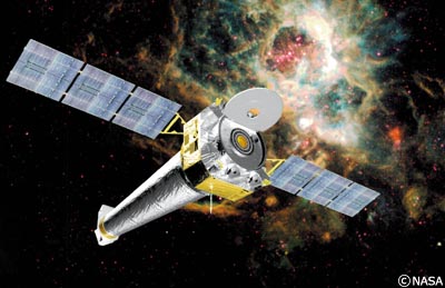 写真:X線観測衛星「チャンドラ」の想像図