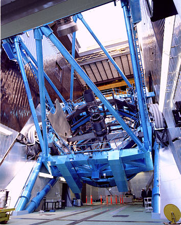 すばる望遠鏡(国立天文台提供)