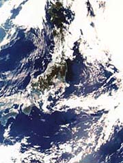 「みどり」が撮影した日本列島周辺海域のOCTS画像