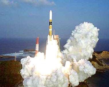 2002年9月10日、種子島宇宙センターからのH-IIA3号機の打ち上げ