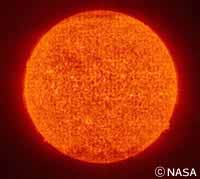 日本の探査機「ようこう」が撮影した太陽