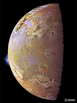木星探査機「ガリレオ」がとらえた衛星「イオ」の火山活動をしめす
